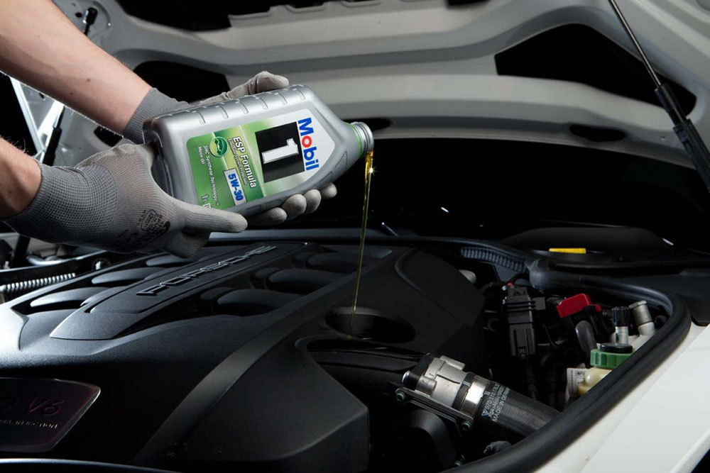 side_1_Esso_smeermiddelen_Personenwagens_Oosterveen_Olie