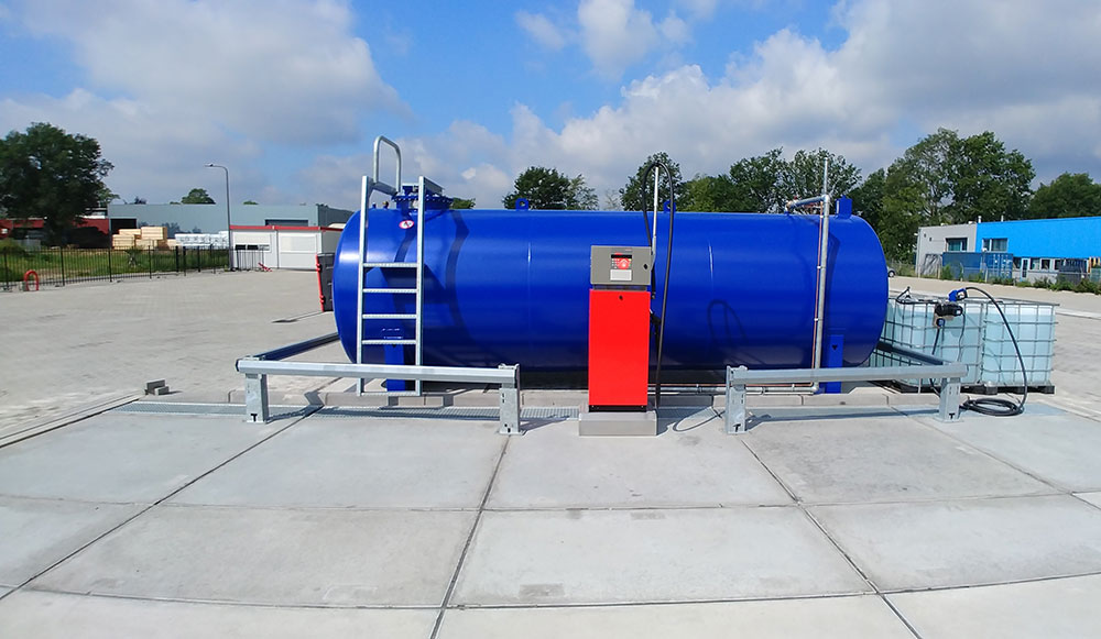 side_1_Esso_Assortiment_Bovengrondse_tanks_Oosterveen_Olie